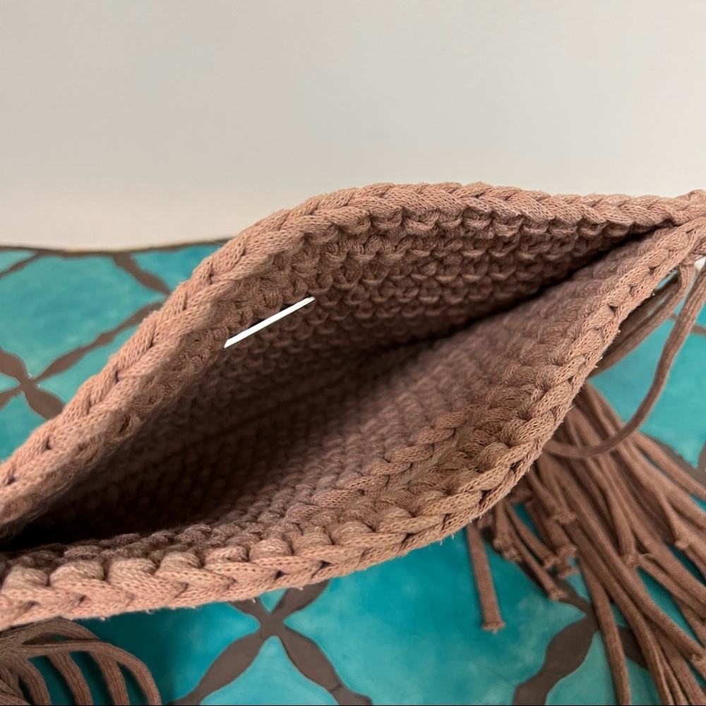 Binge Knitted Clutch - Frida - Picture 6 of 10